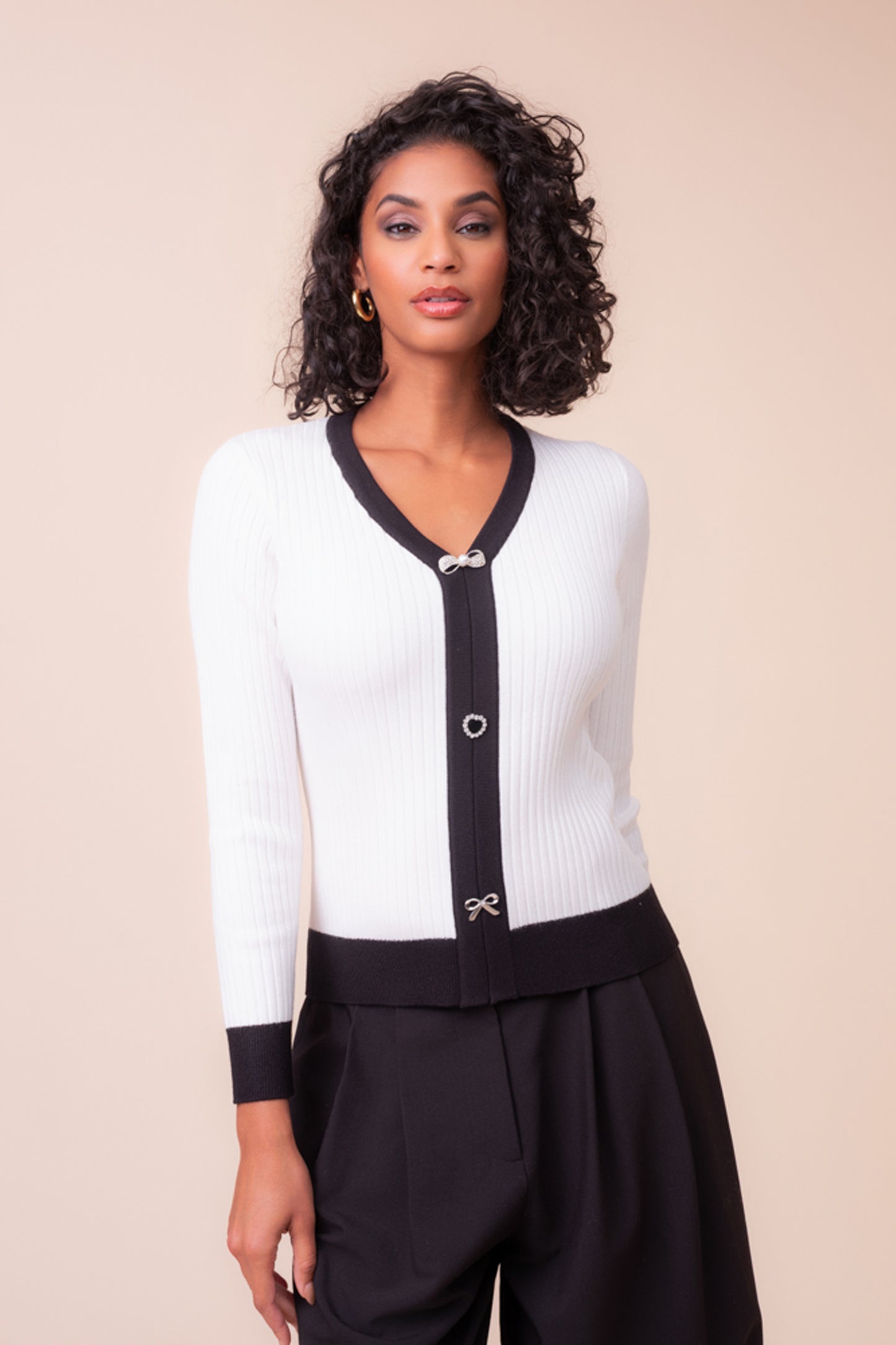 Alison Sheri V-Neck Buttoned Sweater Off White A48065
