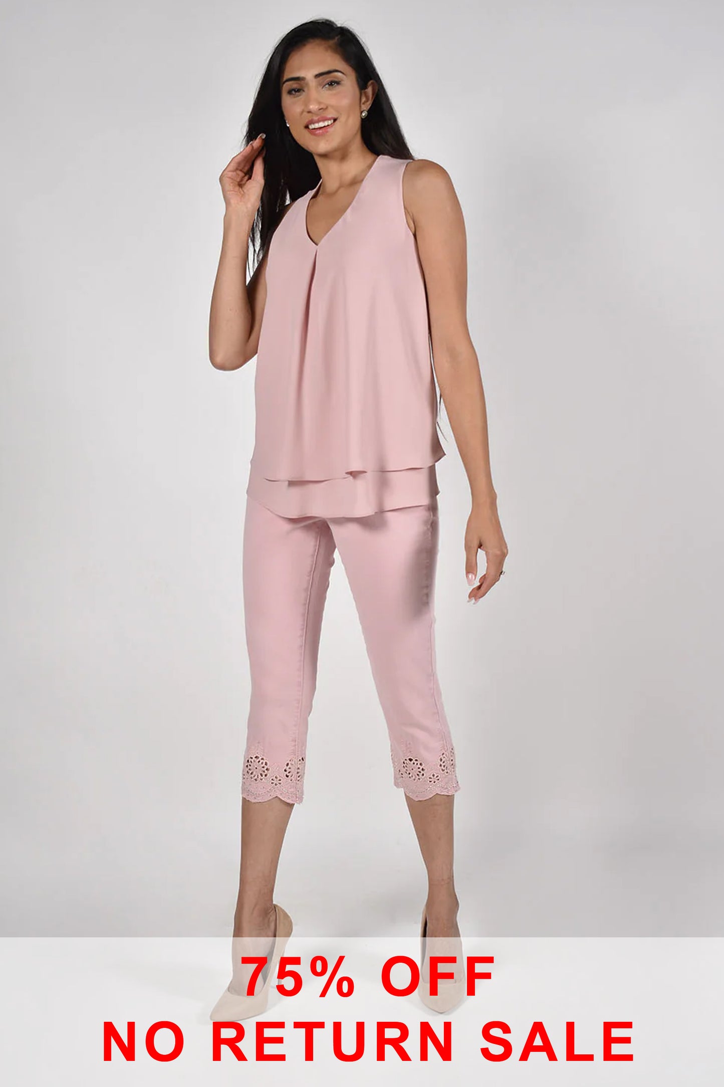 Frank Lyman Cut Out Detail Capri Jeans Blush 221120
