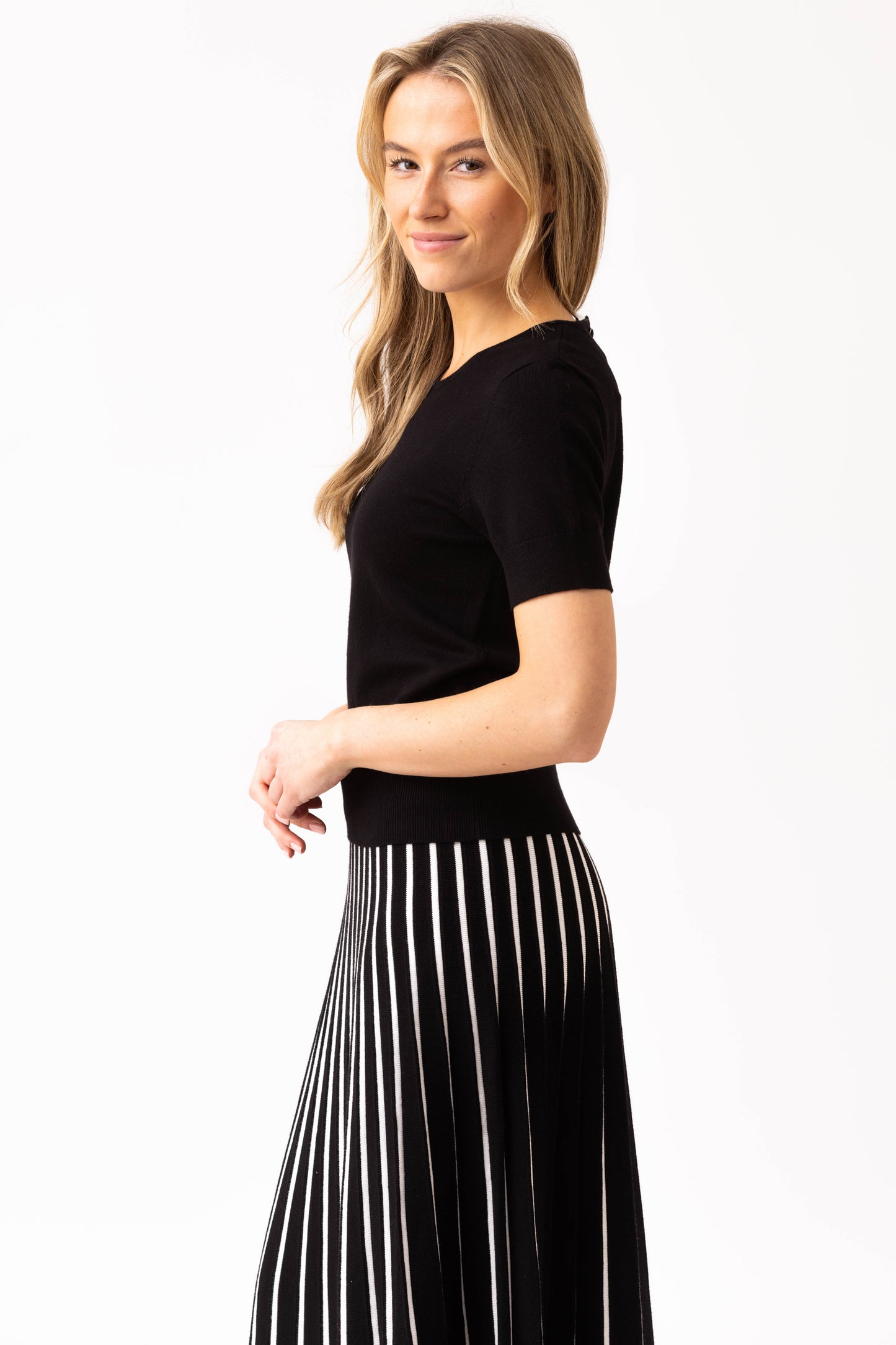 Marble Fine Knit Short Sleeved Top - Black - 7512-101