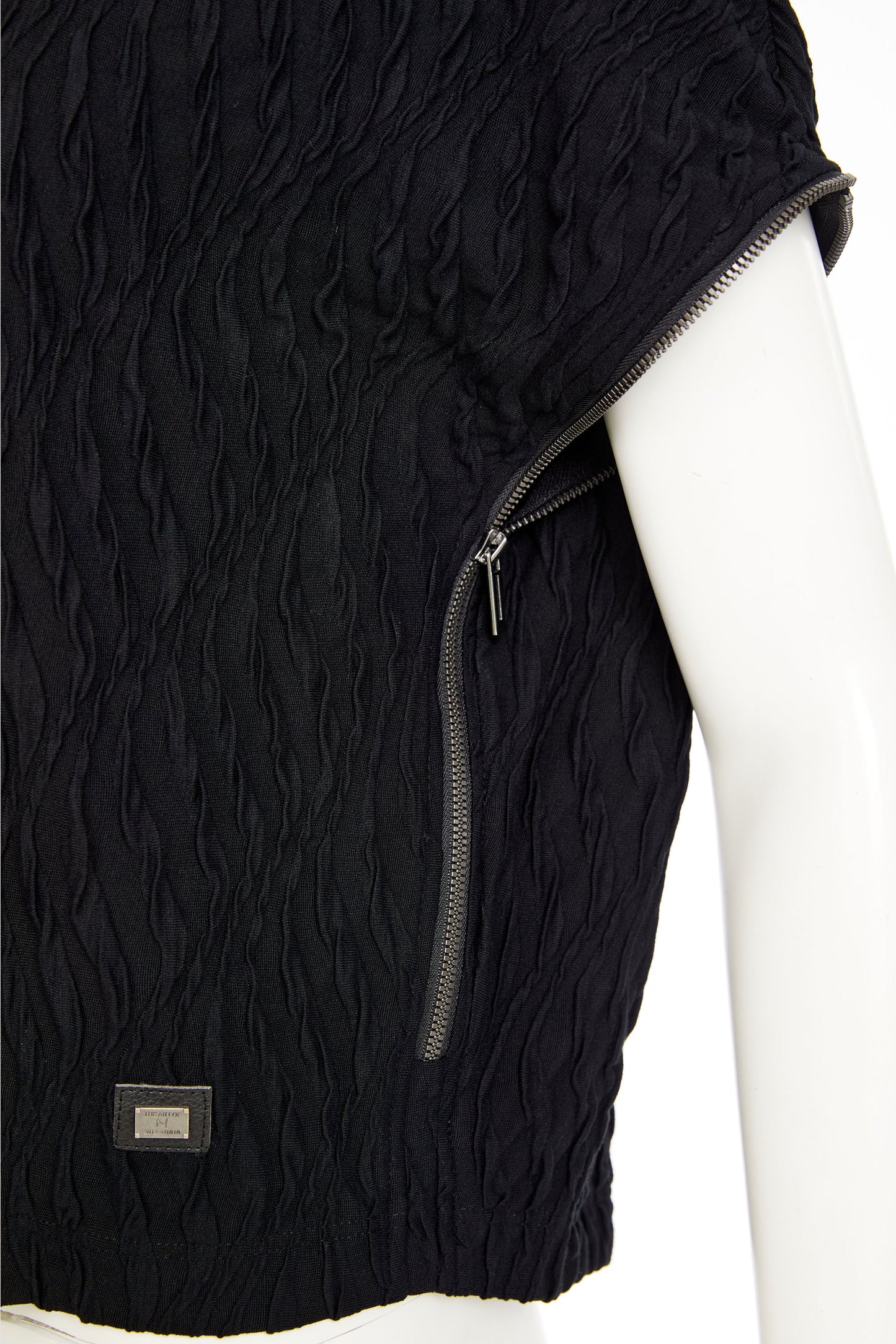 Naya Embossed knit top with collar and zip detail on side seam Black NAS25232-09