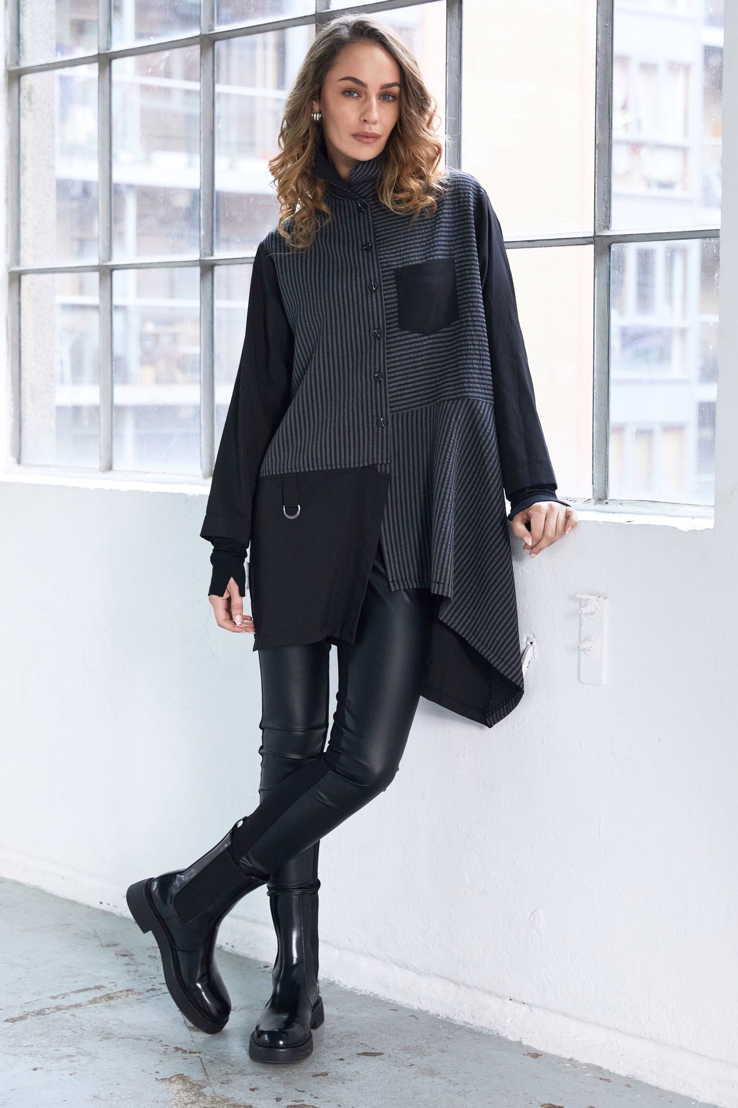 Naya Stripped blouse with angled hem and contrast sleeve plus panels Black & Grey NAW25191-908