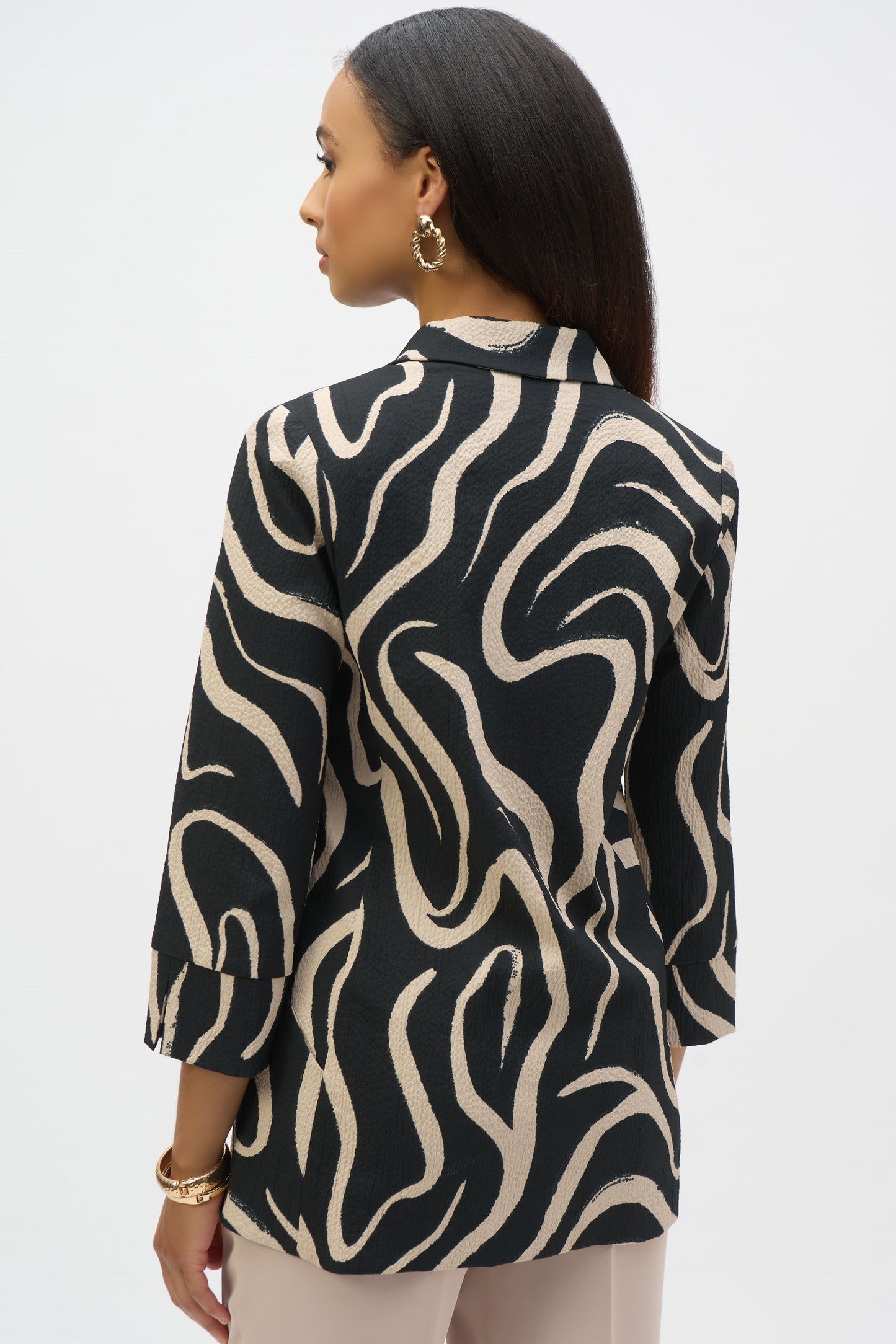 Joseph Ribkoff Seersucker Abstract Print Straight Blazer Black/Parchment 252152-4418