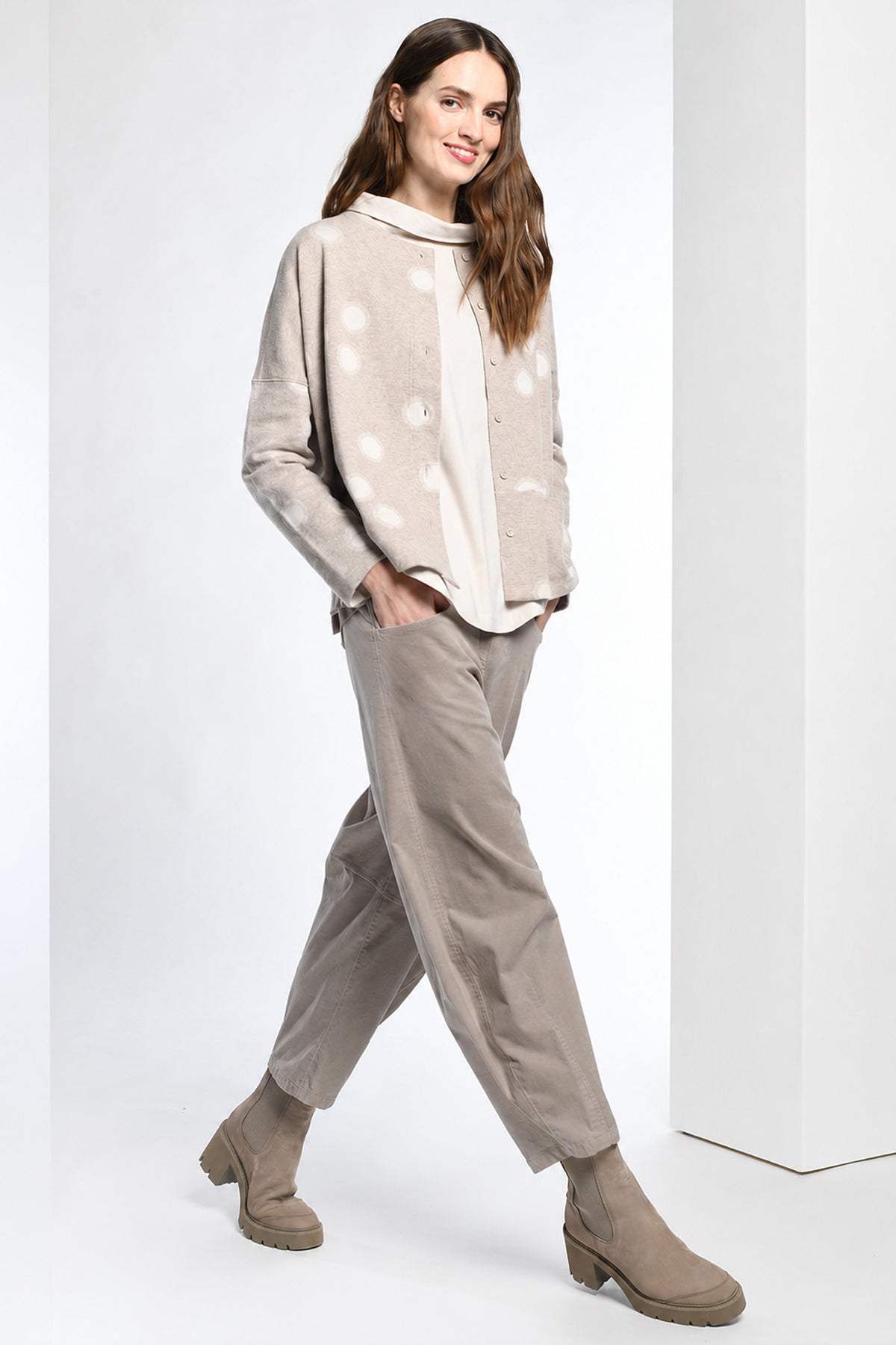 Vetono Pocket Tapered Leg Trousers Taupe 9654-043-305