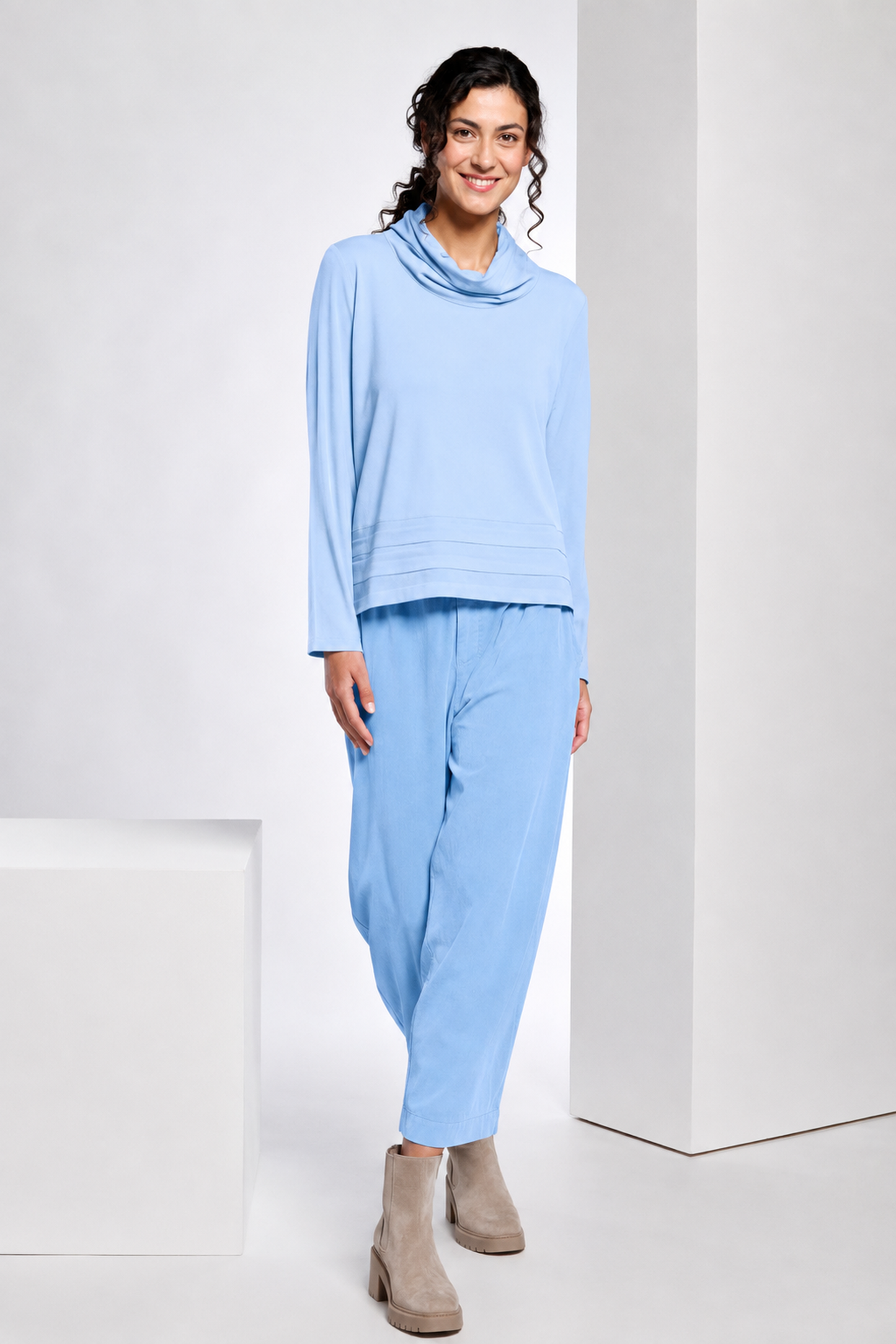 Vetono Funnel Neck Sweater Light Blue 9633-022-712