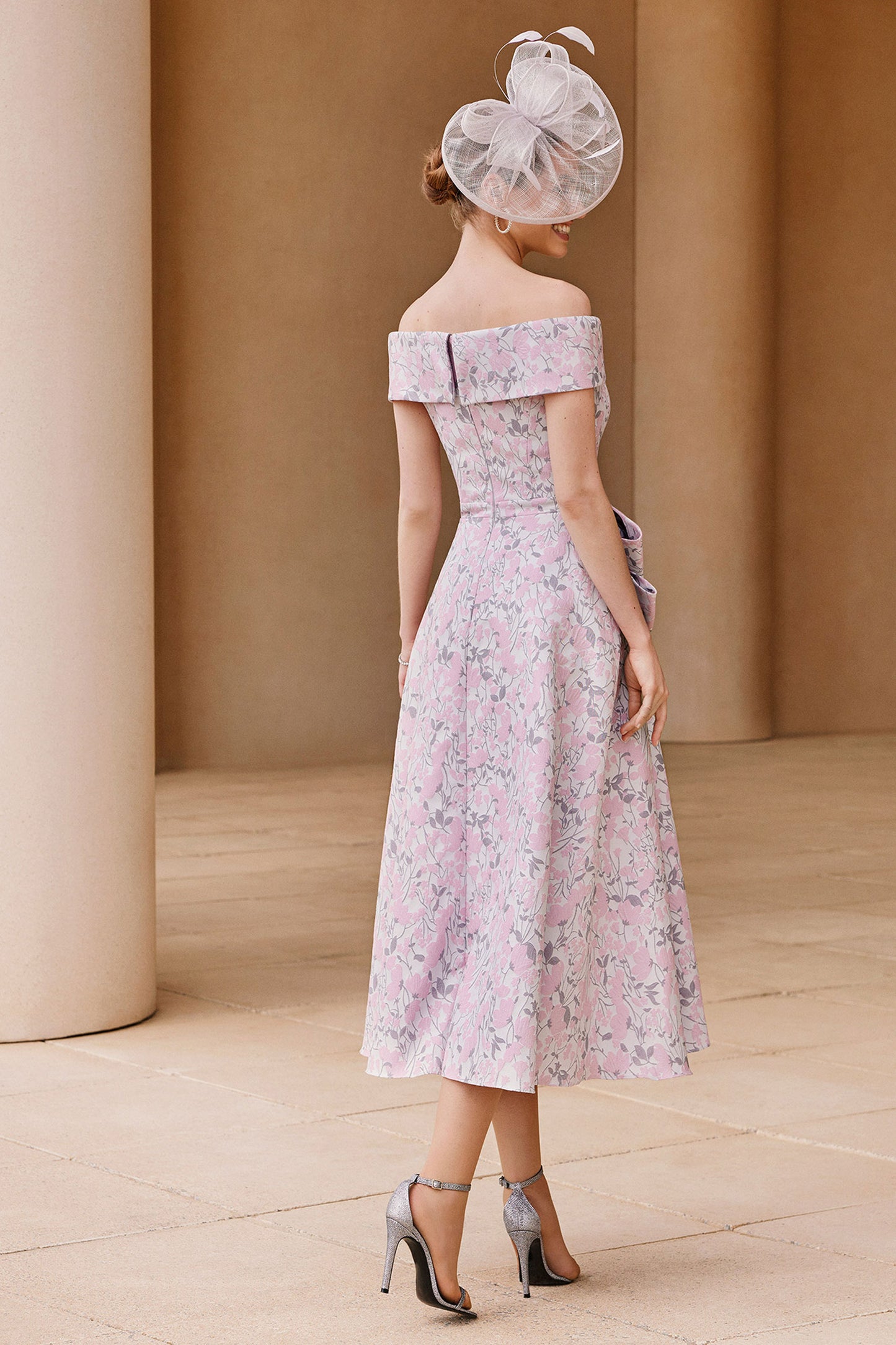 Couture Club Bow Detail Brocade Dress Plata/Rosa 7G162