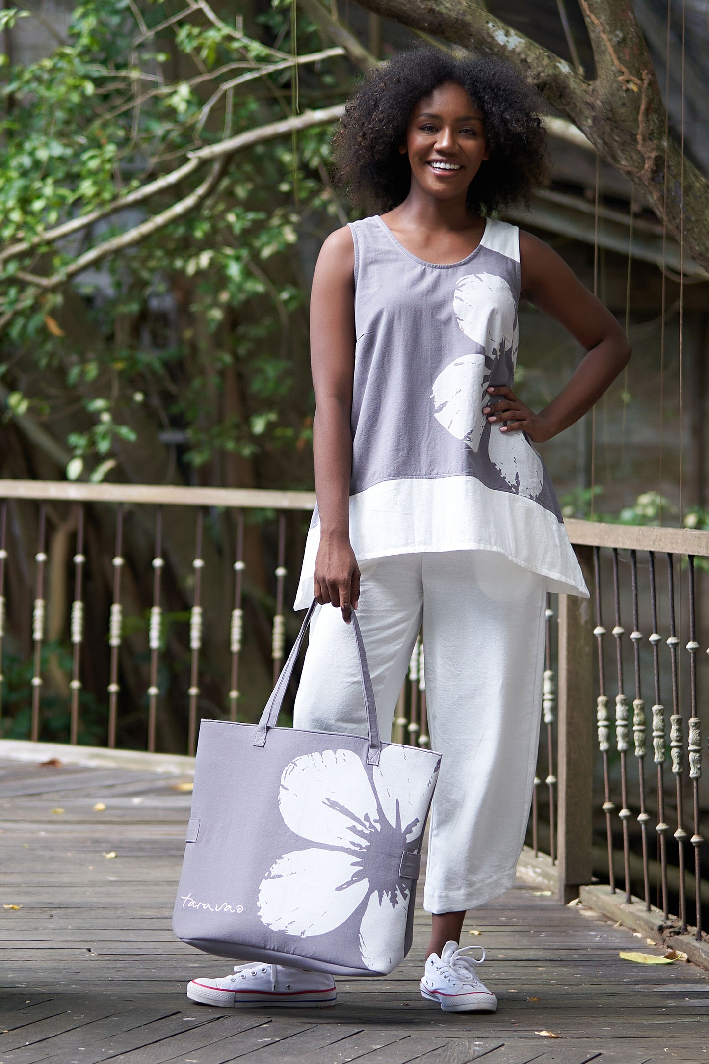 Tara Vao Printed Sleeveless Top Grey/Off White Lolita 3084