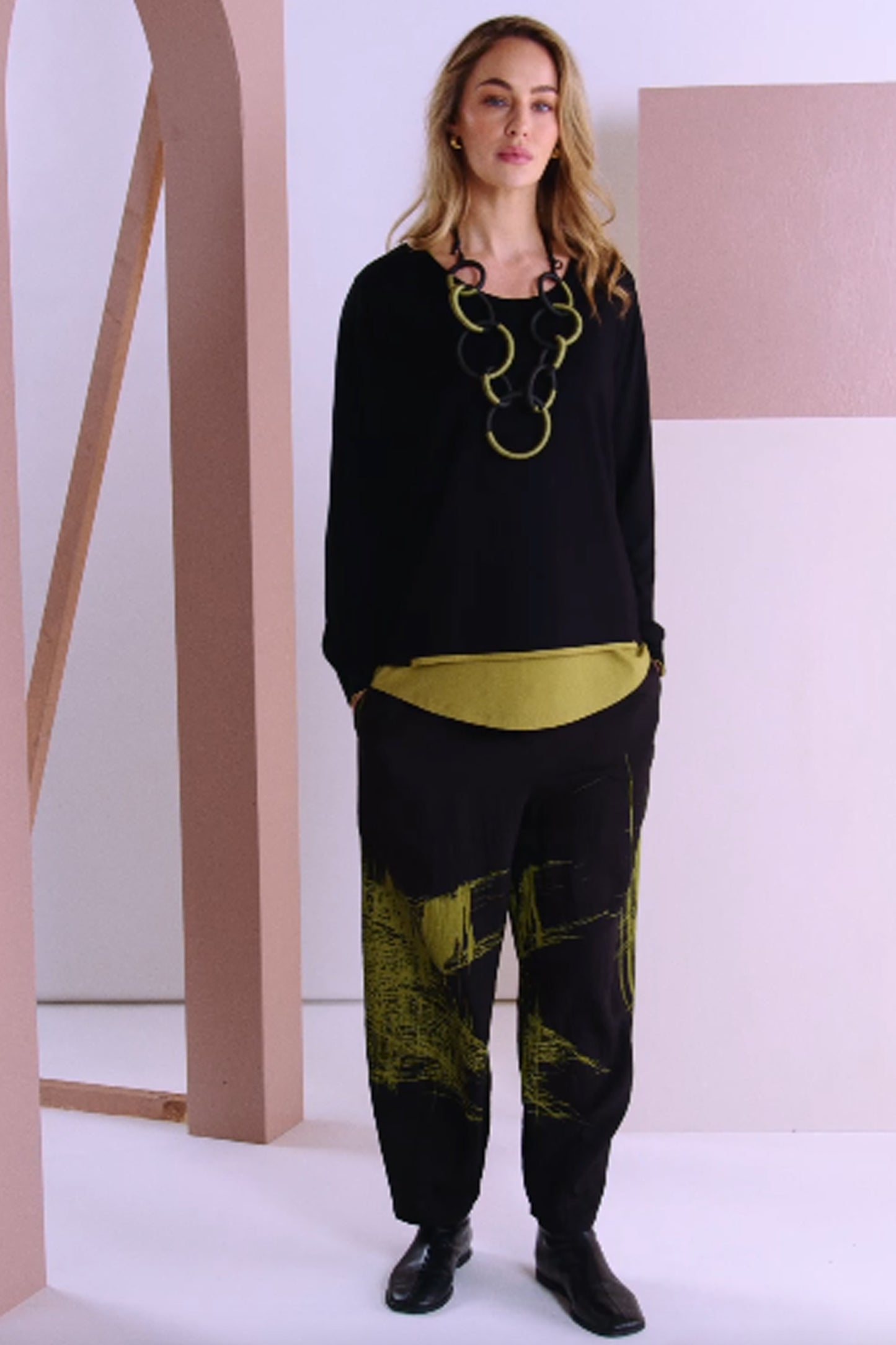 Naya Print Pull Up Trouser Black/Avocado NAW26242-953