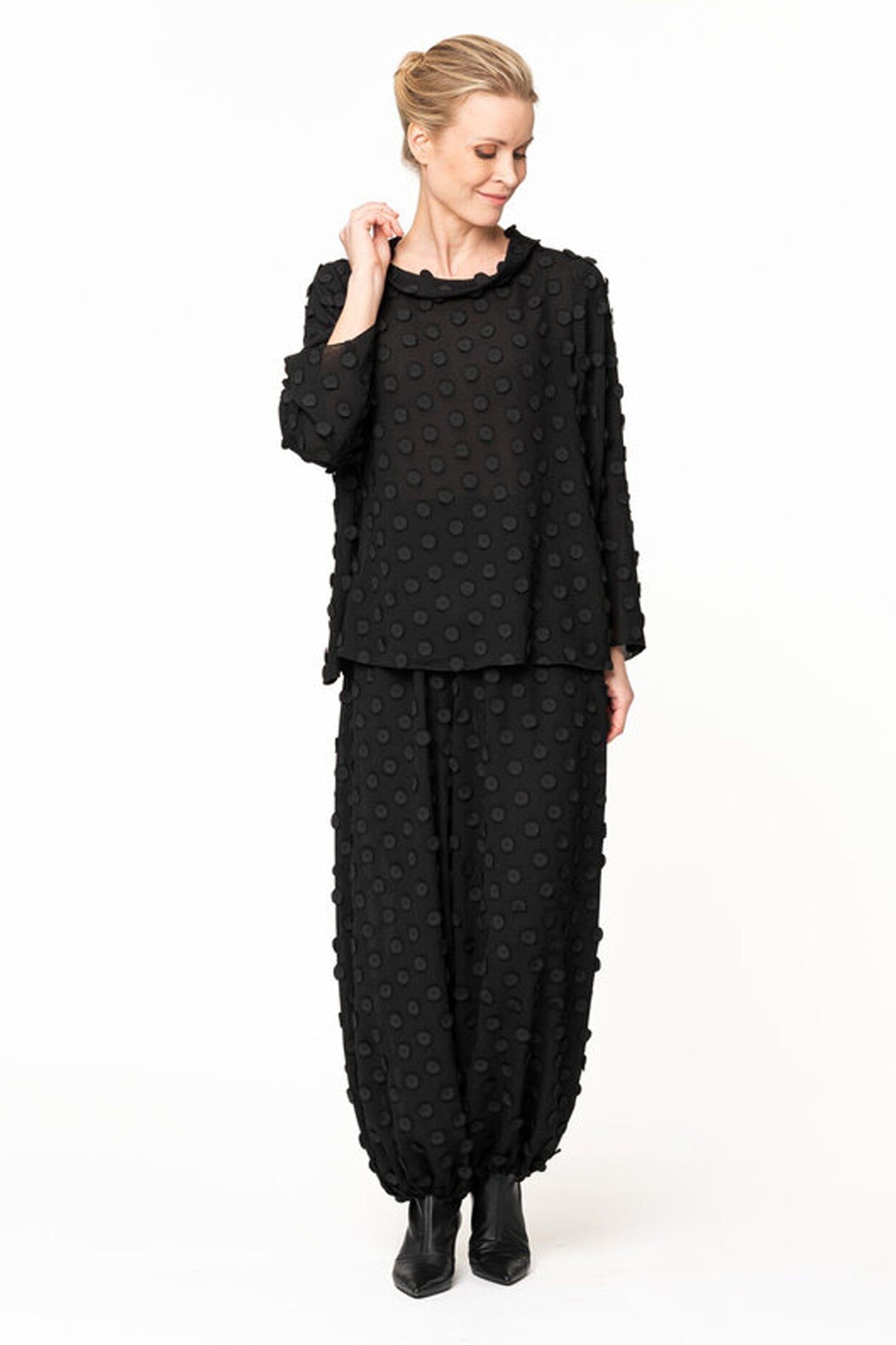 AINO Raised Bubble Trousers Black Nina-Nabbie-900