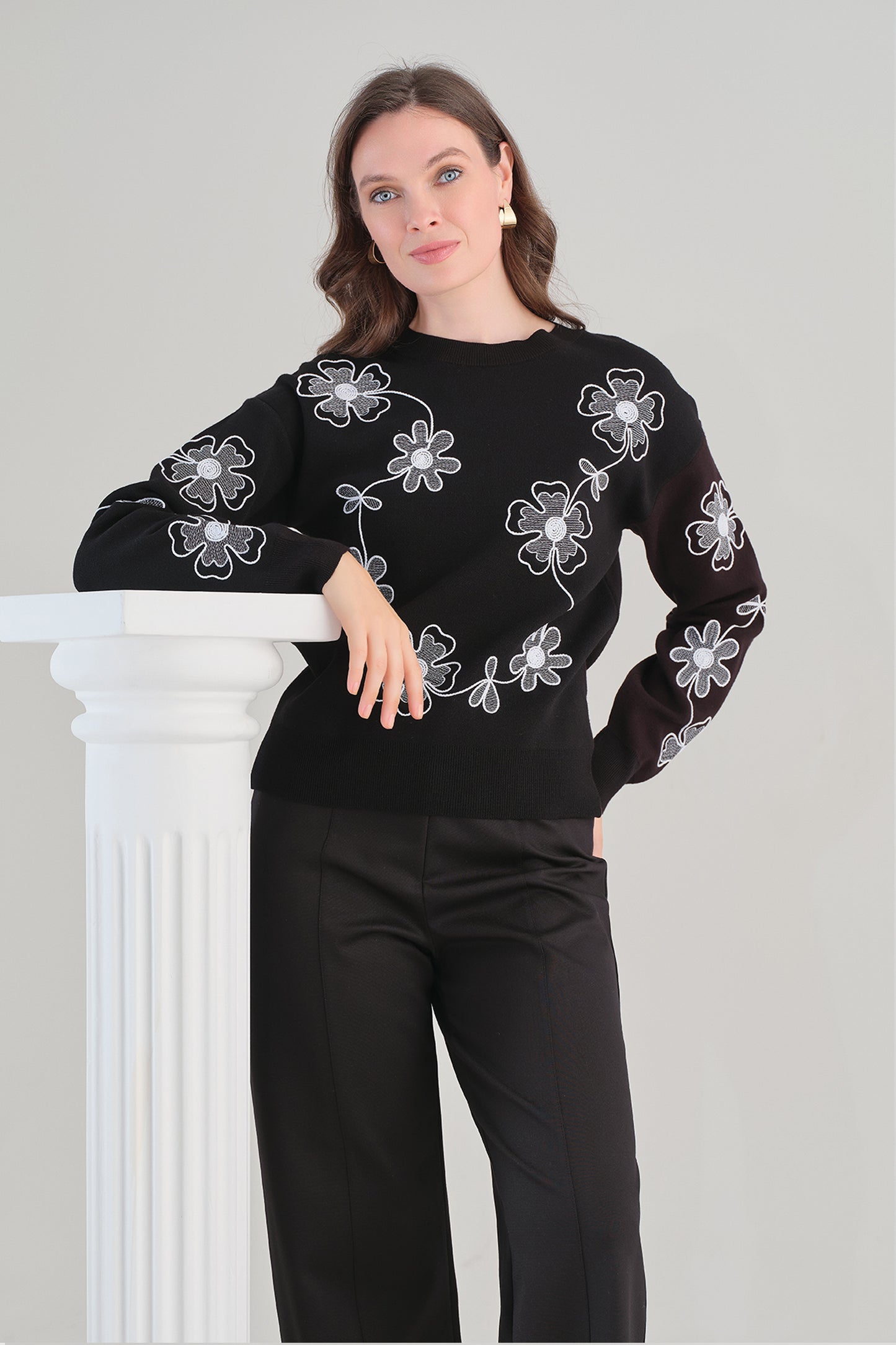 Tricotto Floral Knit Sweater Black 96231