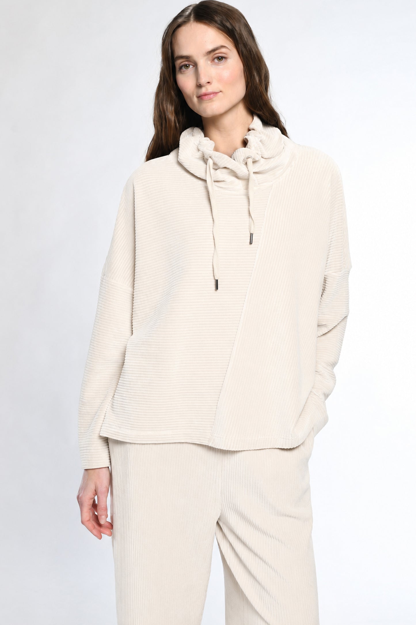 Vetono Boiled Wool Pullover Cream 9619-023-114