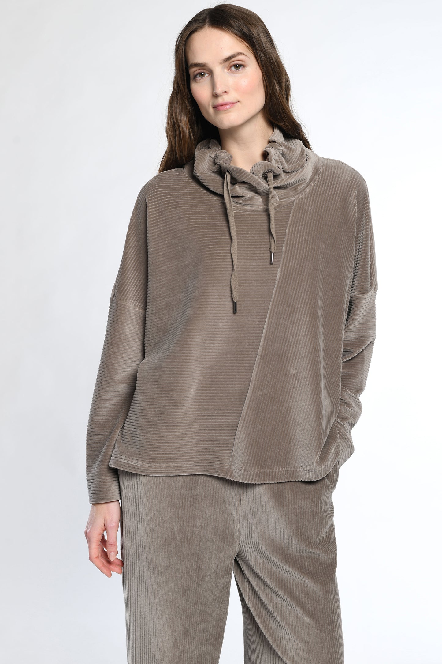 Vetono Boiled Wool Pullover Taupe 9619-023-305